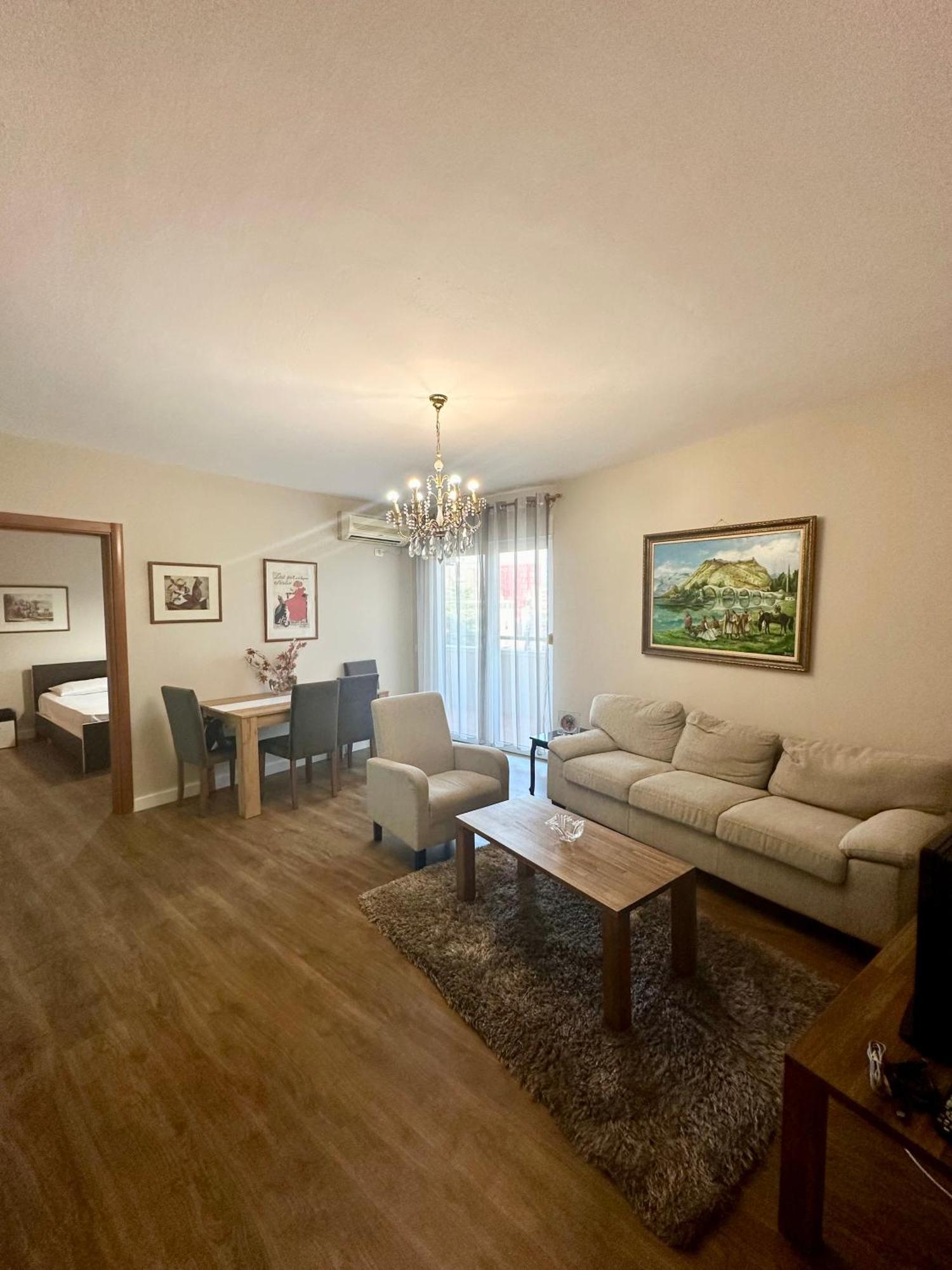 Kk Apartment Air Albania-Centrally Located ティラナ エクステリア 写真