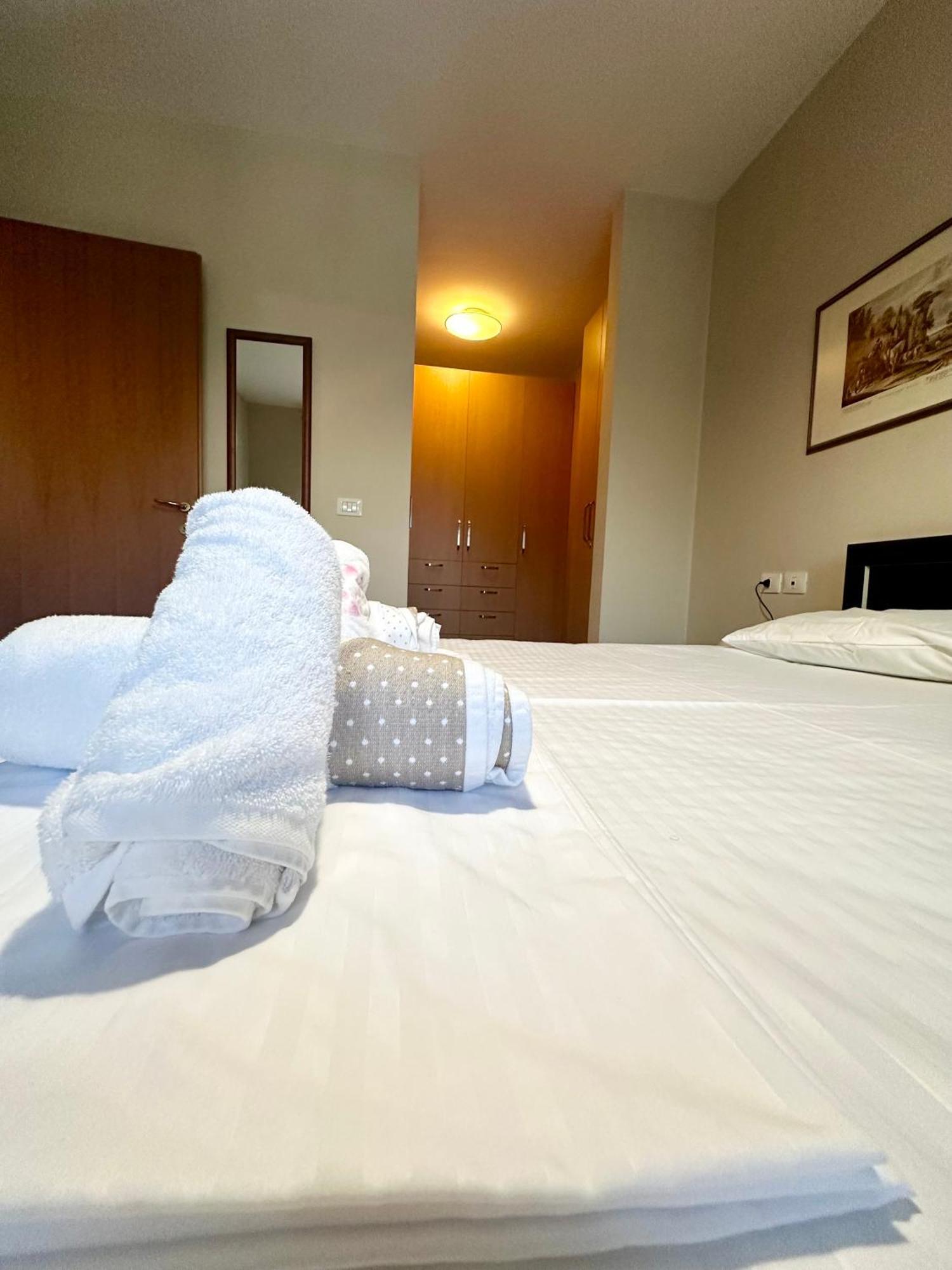 Kk Apartment Air Albania-Centrally Located ティラナ エクステリア 写真